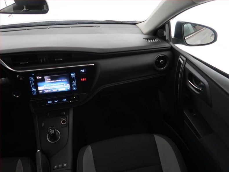 Toyota Auris - hlavní fotka
