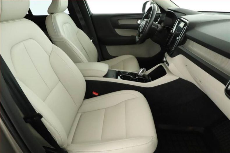 Volvo XC40 - hlavní fotka