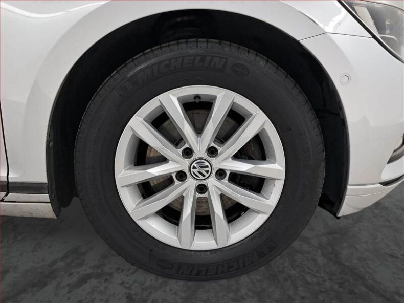 Volkswagen Passat - hlavní fotka