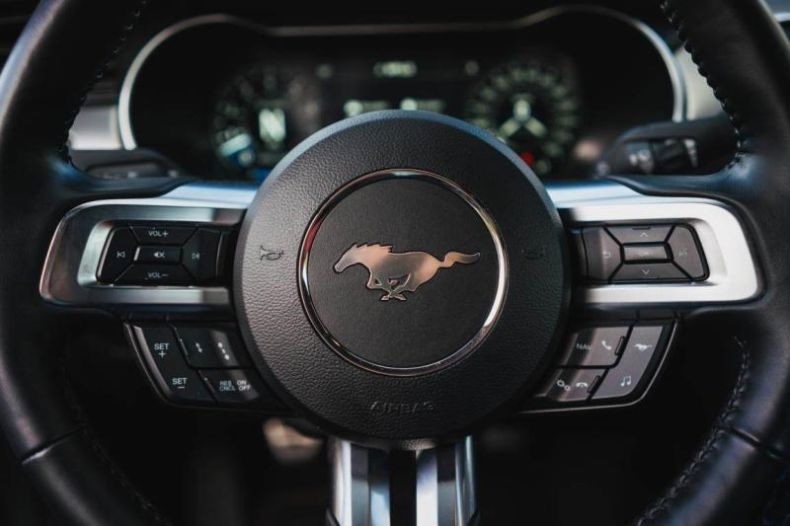 Ford Mustang - hlavní fotka