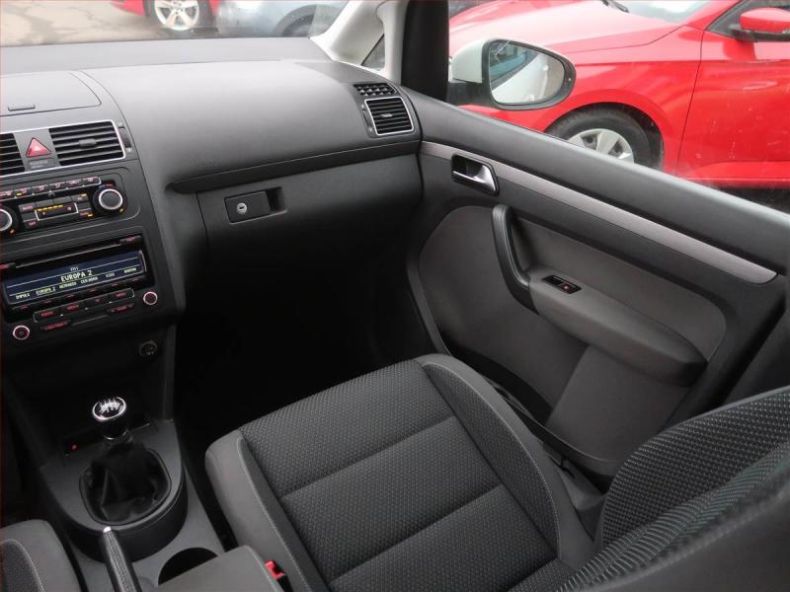 Volkswagen Touran - hlavní fotka