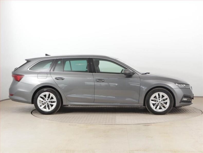 Škoda Octavia - hlavní fotka