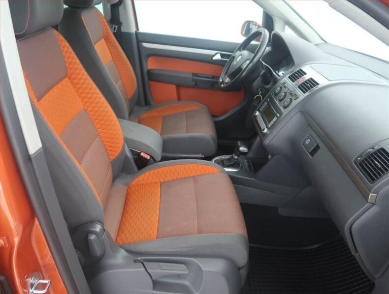 Volkswagen Touran - hlavní fotka