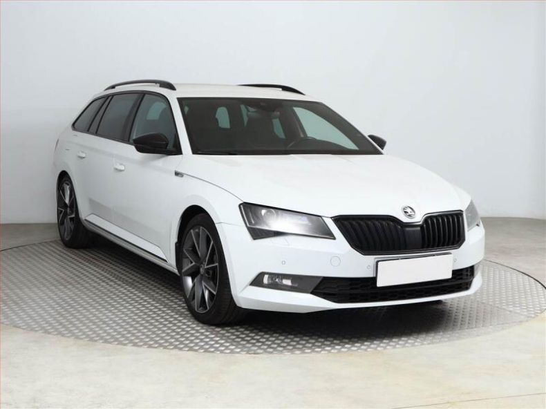 Škoda Superb - hlavní foto