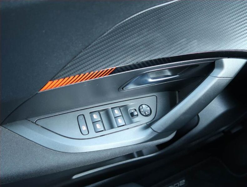 Peugeot 2008 - hlavní fotka