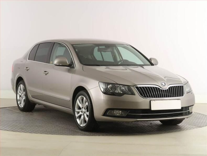 Škoda Superb - hlavní fotka