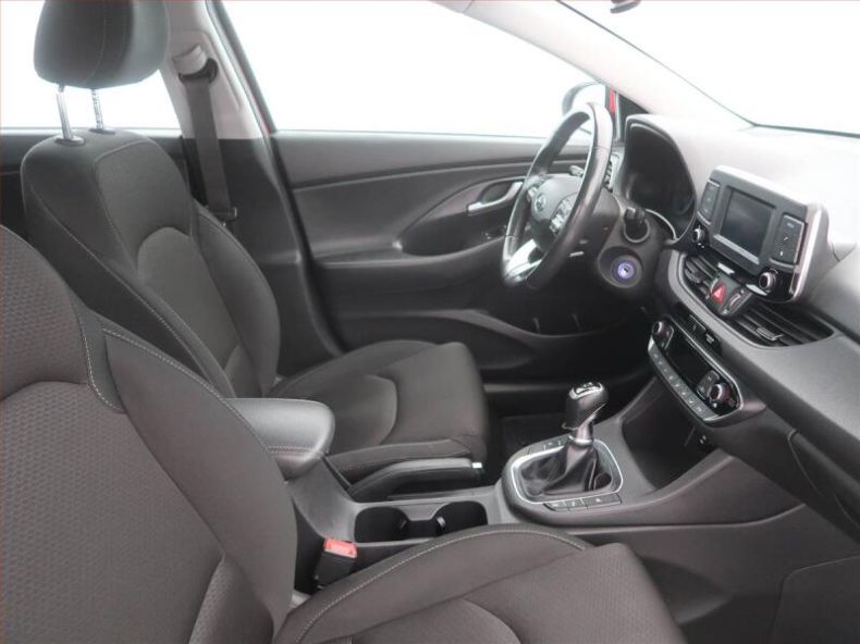 Hyundai i30 - hlavní fotka