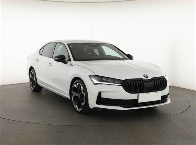Škoda Superb - hlavní fotka