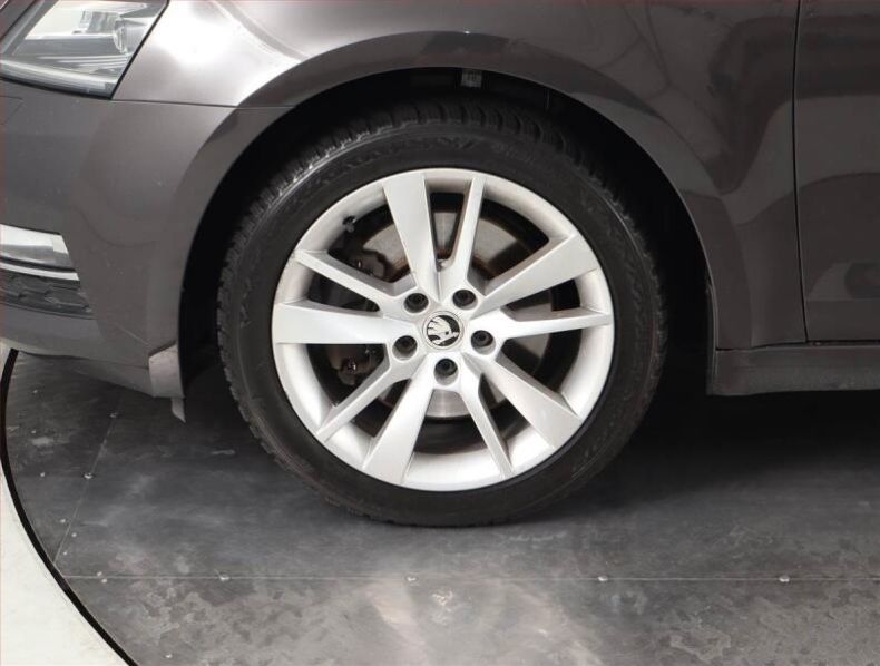 Škoda Octavia - hlavní fotka