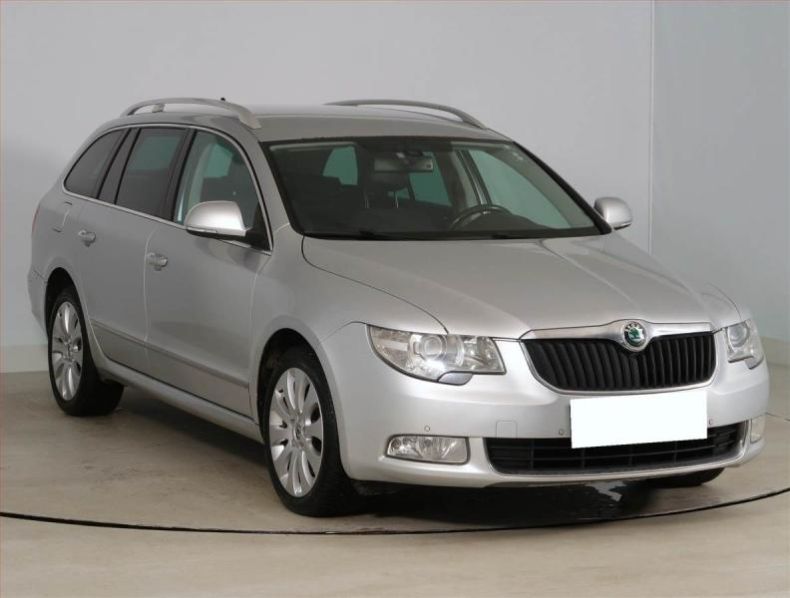 Škoda Superb - hlavní foto