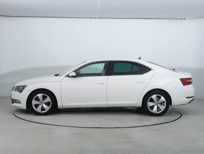 Škoda Superb - hlavní fotka
