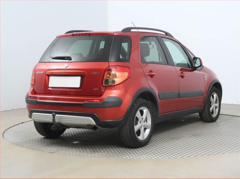 Suzuki SX4 - hlavní fotka