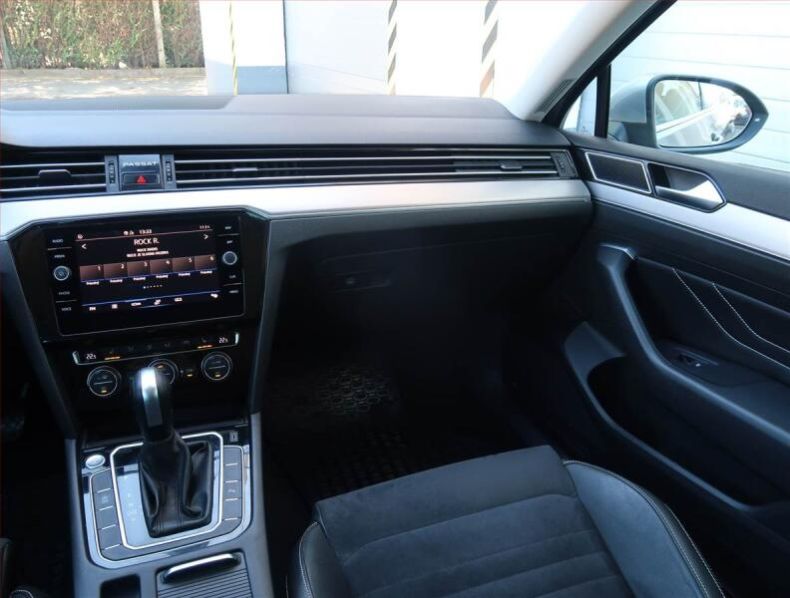Volkswagen Passat - hlavní fotka