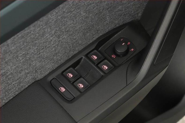 Seat Arona - hlavní fotka