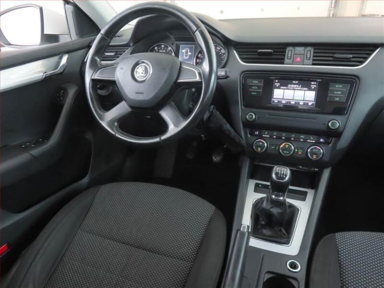 Škoda Octavia - hlavní fotka