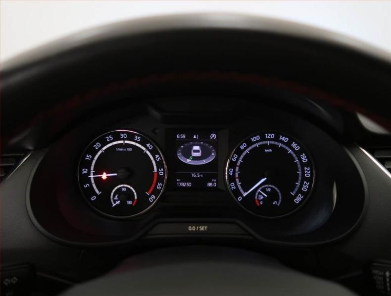 Škoda Octavia - hlavní fotka