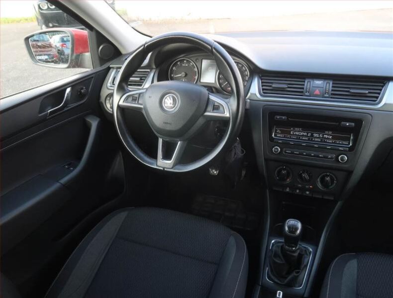 Škoda Rapid - hlavní fotka