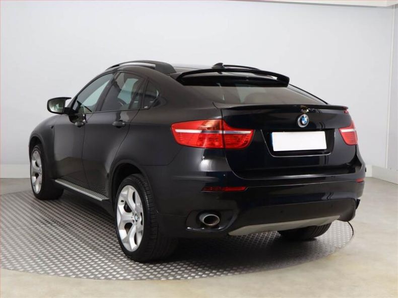 BMW X6 - hlavní fotka