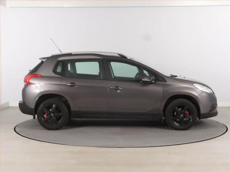 Peugeot 2008 - hlavní fotka