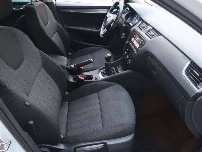 Škoda Octavia - hlavní fotka