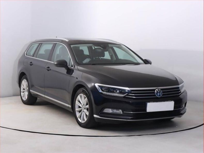 Volkswagen Passat - hlavní fotka inzerátu