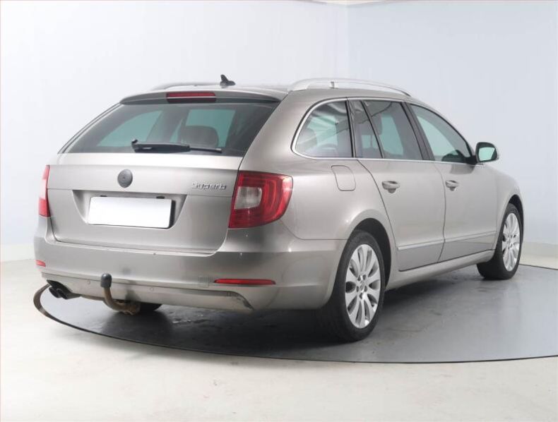 Škoda Superb - hlavní fotka