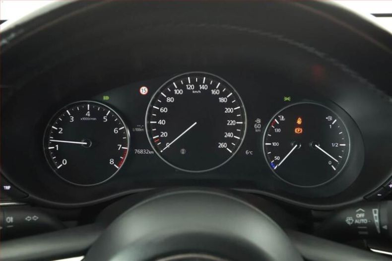 Mazda 3 - hlavní fotka