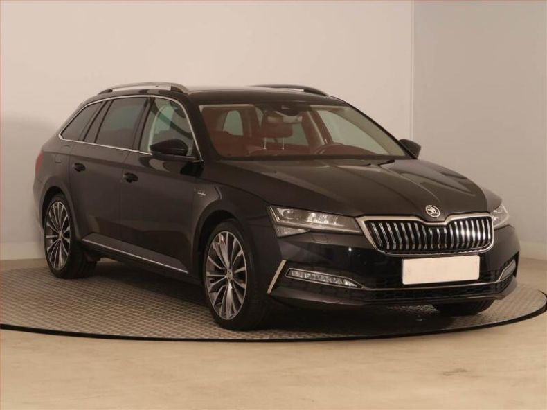 Škoda Superb - hlavní foto