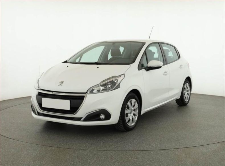 Peugeot 208 - hlavní fotka