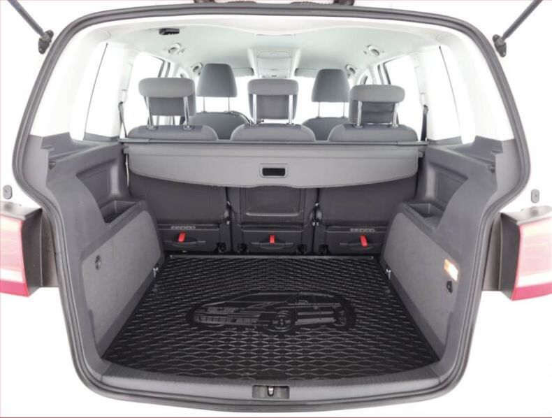 Volkswagen Touran - hlavní fotka