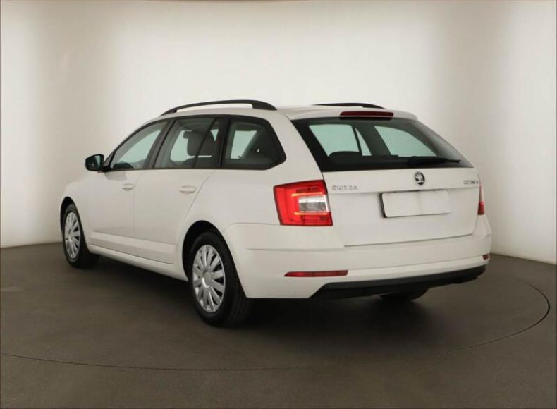 Škoda Octavia - hlavní fotka