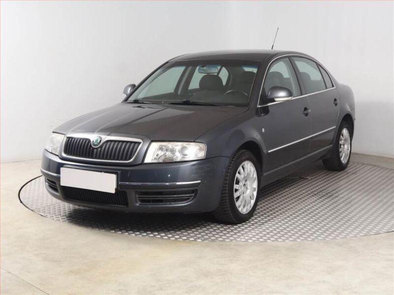 Škoda Superb - hlavní fotka