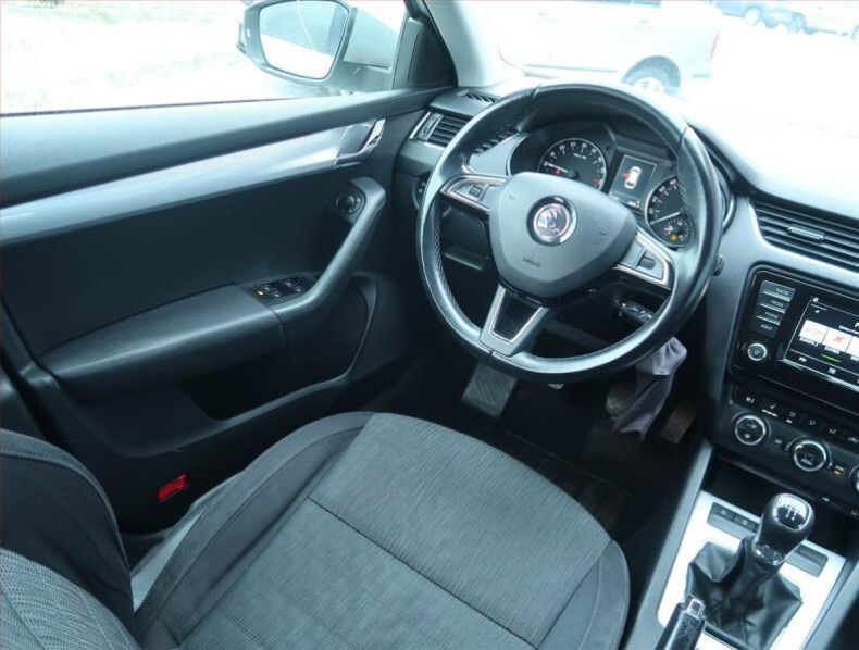 Škoda Octavia - hlavní fotka