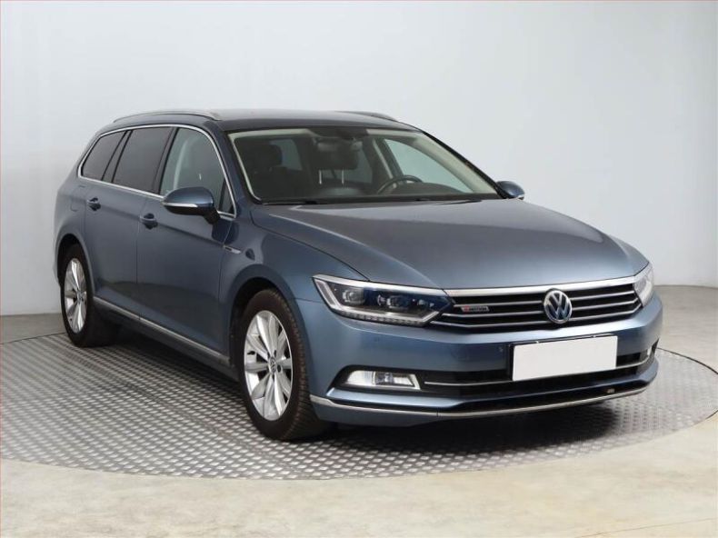 Volkswagen Passat - hlavní foto