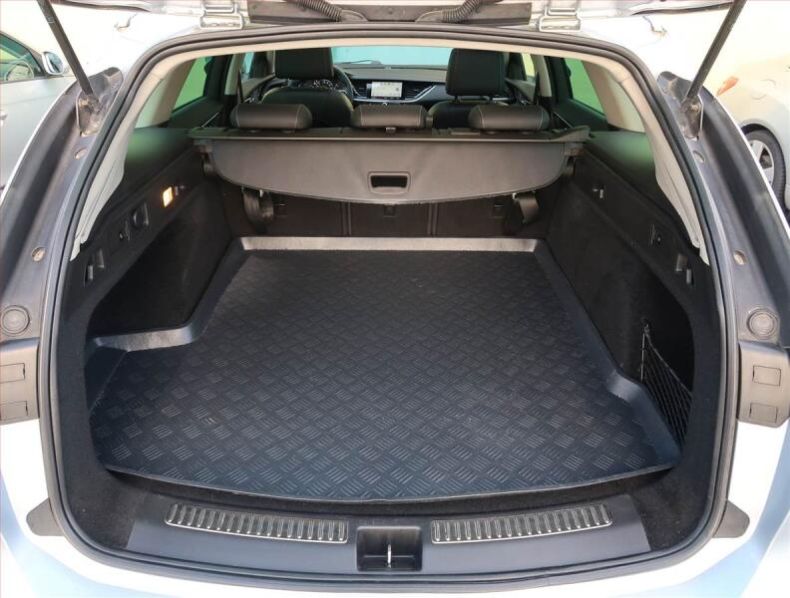 Opel Insignia - hlavní fotka