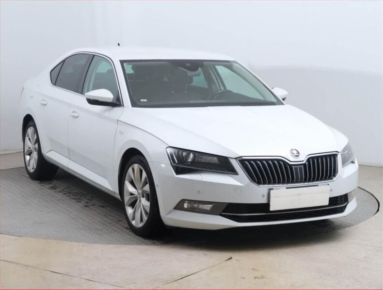 Škoda Superb - hlavní foto