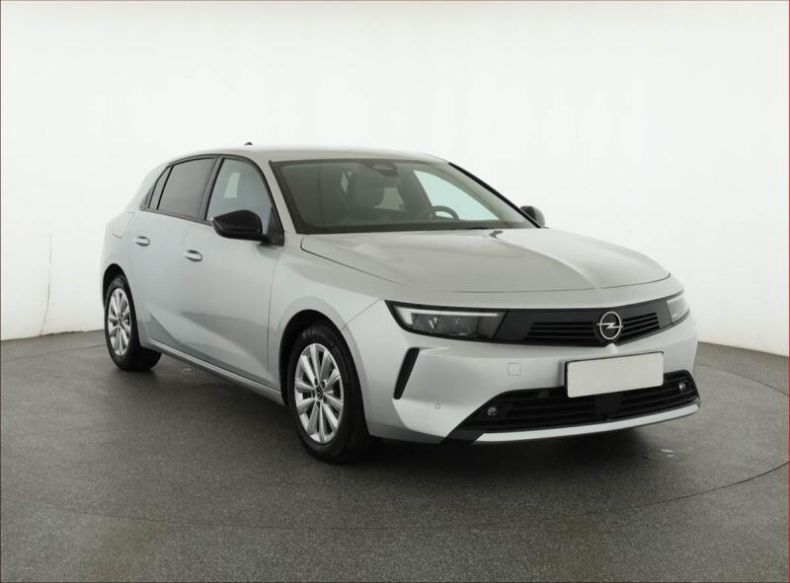 Opel Astra - hlavní foto