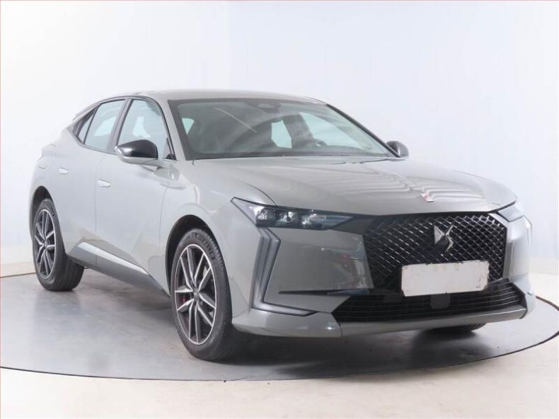 DS Automobiles DS4 - hlavní foto