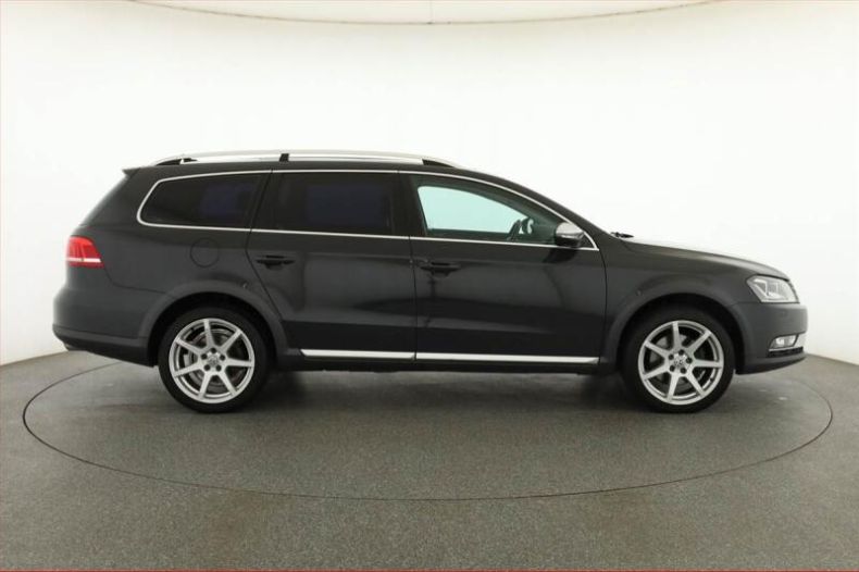 Volkswagen Passat - hlavní fotka