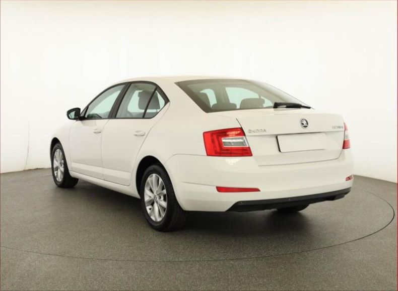 Škoda Octavia - hlavní fotka