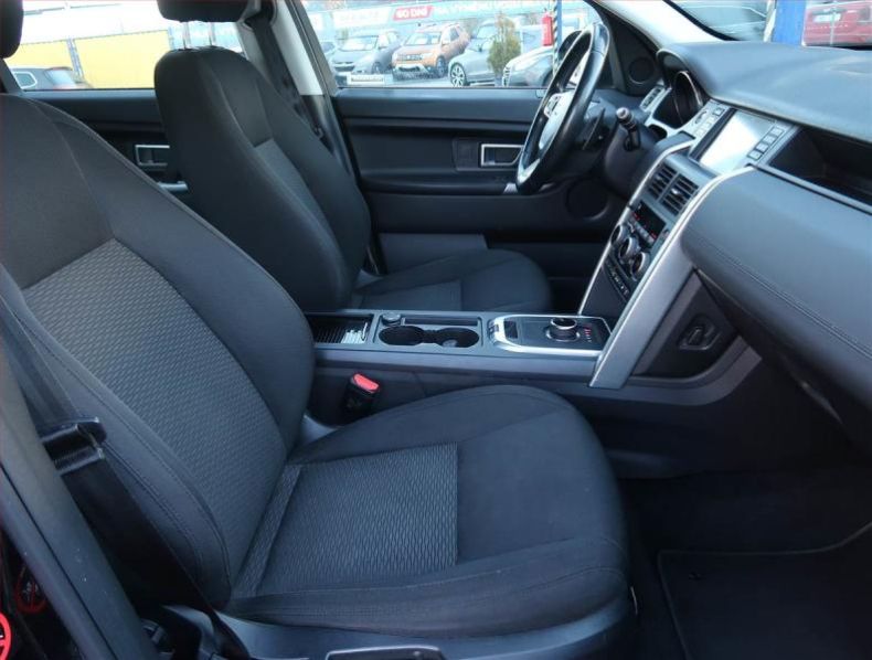 Land Rover Discovery - hlavní fotka