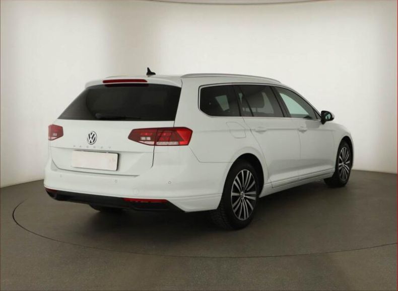 Volkswagen Passat - hlavní fotka