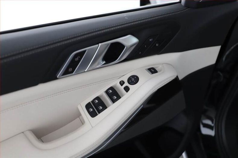 BMW X5 - hlavní fotka