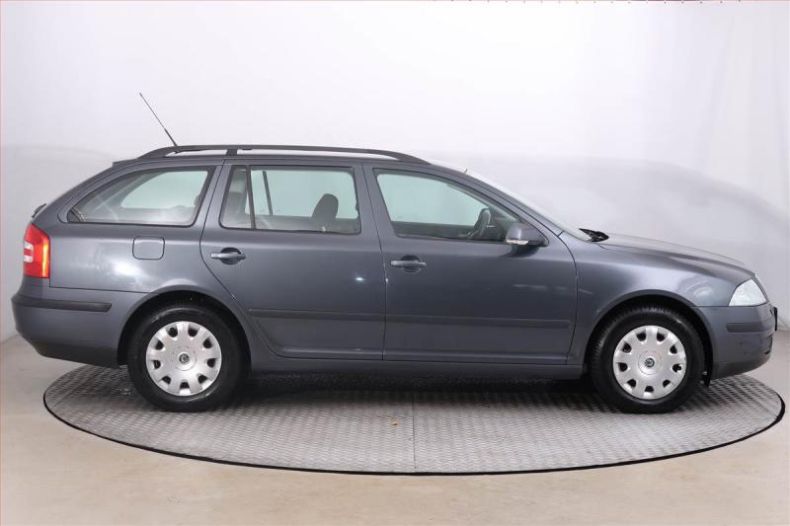 Škoda Octavia - hlavní fotka