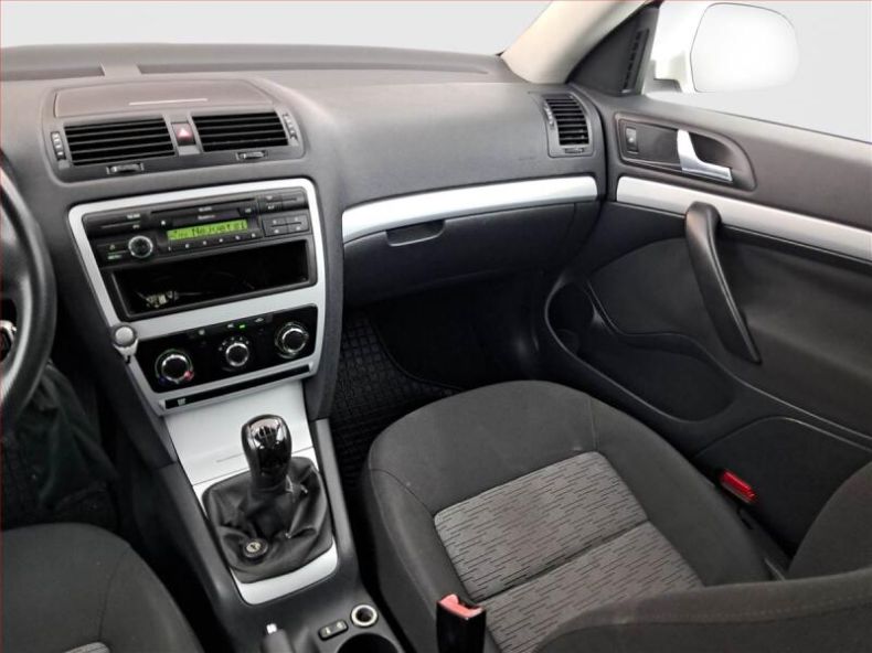 Škoda Octavia - hlavní fotka