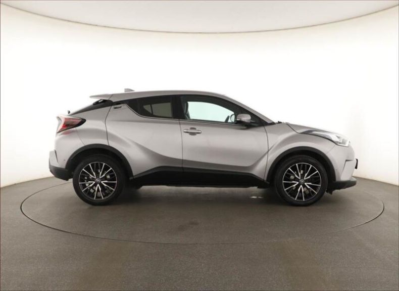 Toyota C-HR - hlavní fotka
