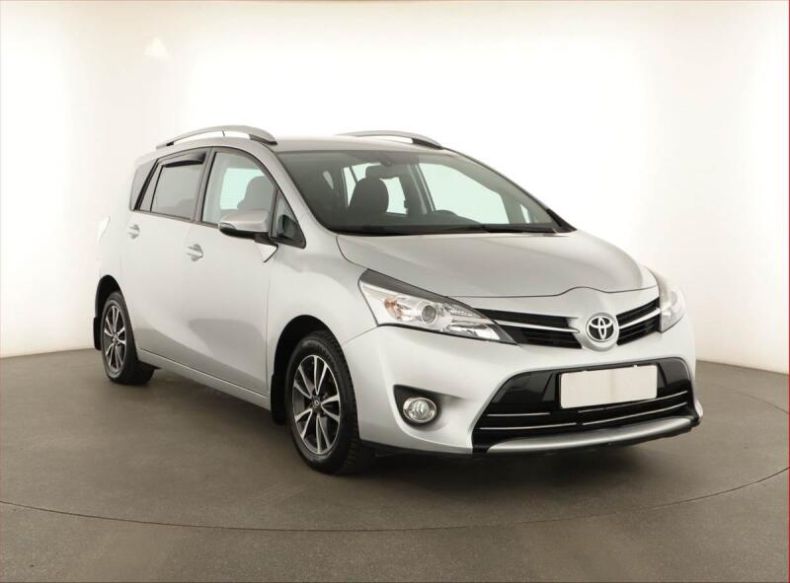 Toyota Verso - hlavní foto
