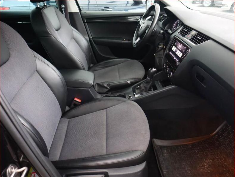 Škoda Octavia - hlavní fotka