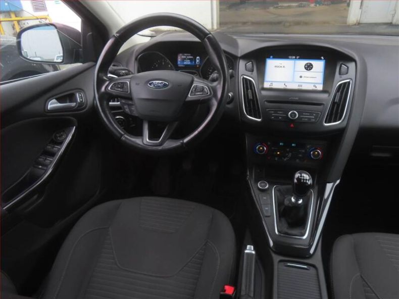 Ford Focus - hlavní fotka