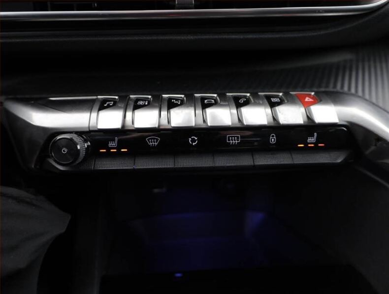 Peugeot 3008 - hlavní fotka